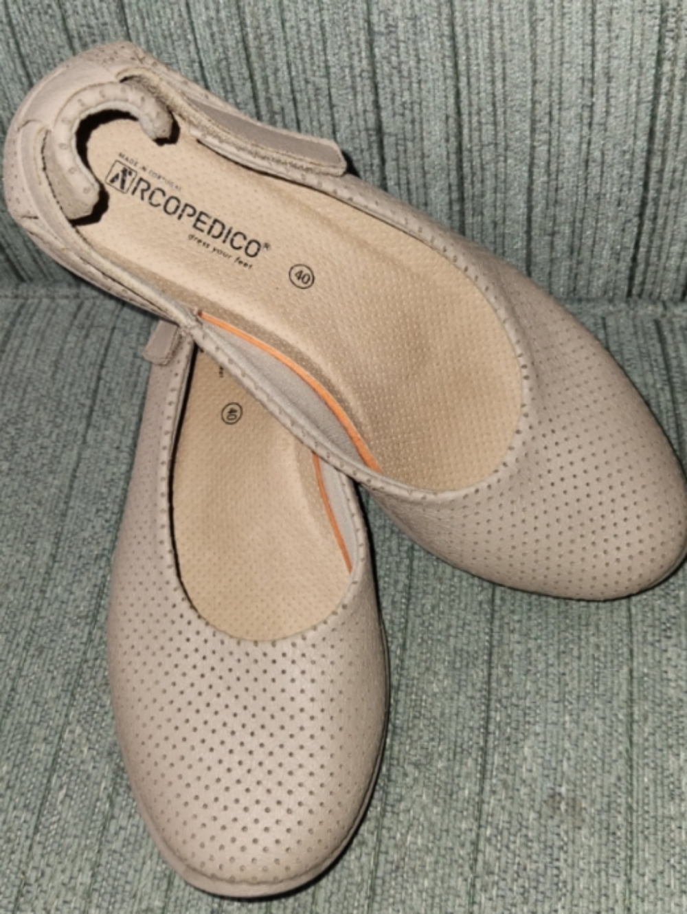 Arcopedico L58 grey shoes.